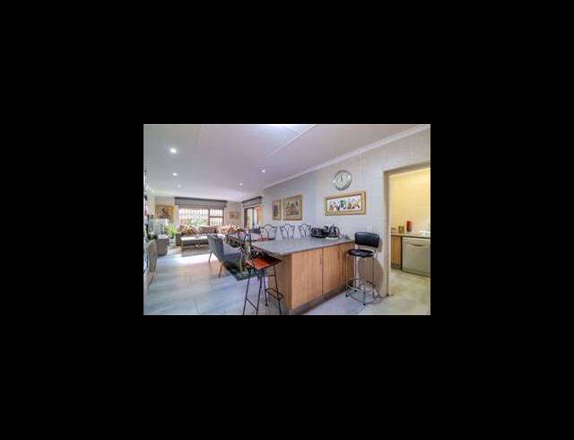 3 BEDROOM TOWNHOUSE FOR SALE IN NEW REDRUTH